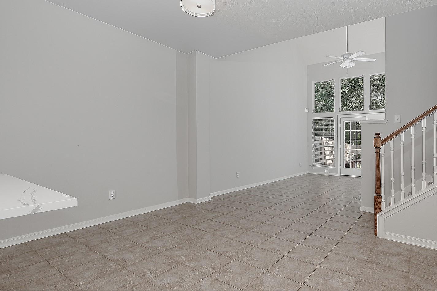 130 N Valley Oaks Circle