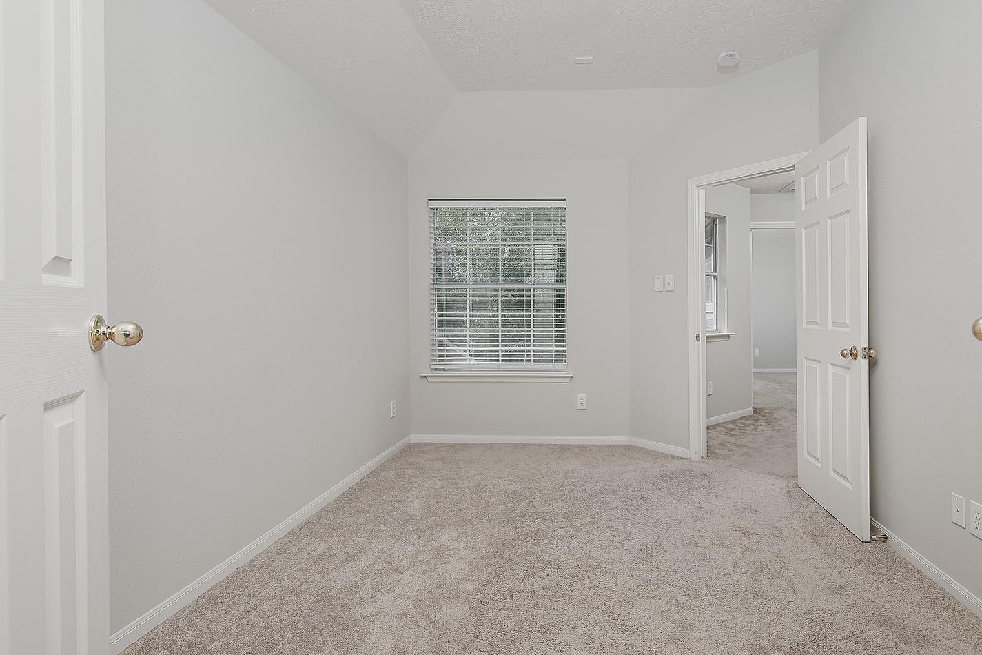 130 N Valley Oaks Circle