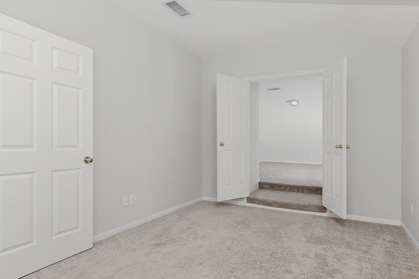 130 N Valley Oaks Circle
