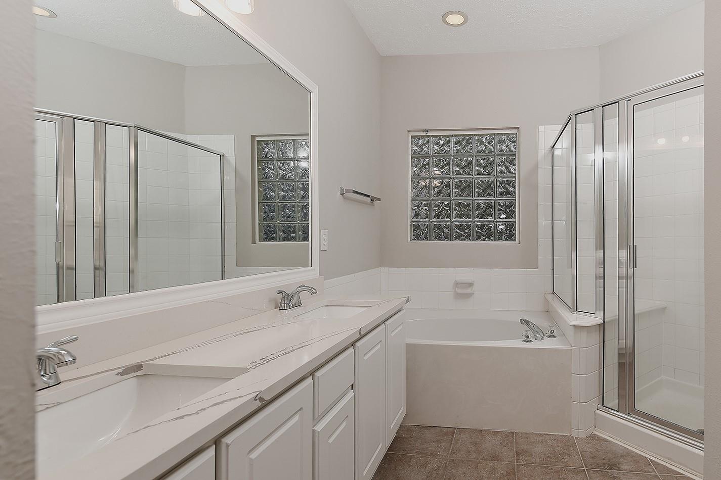 130 N Valley Oaks Circle