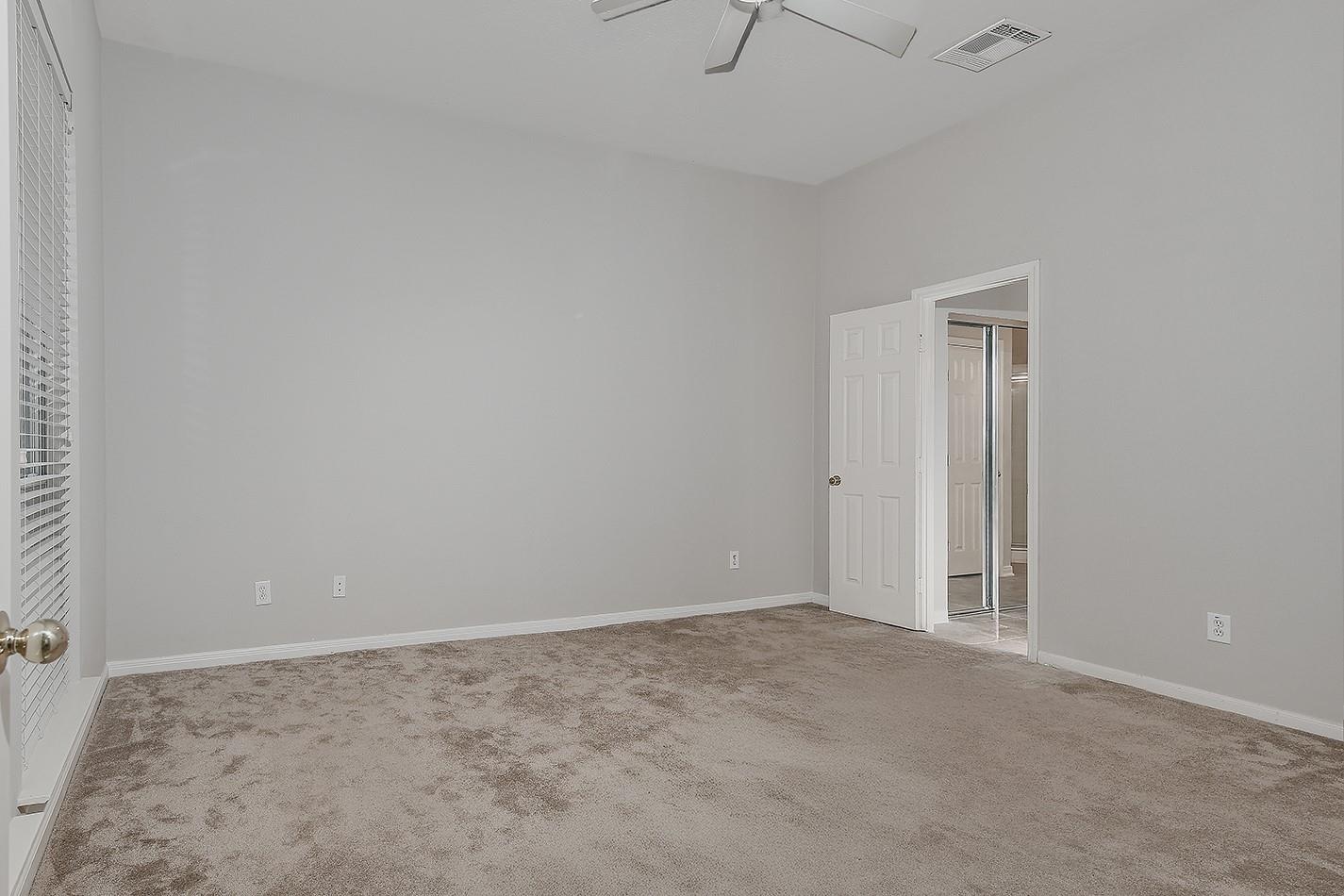 130 N Valley Oaks Circle