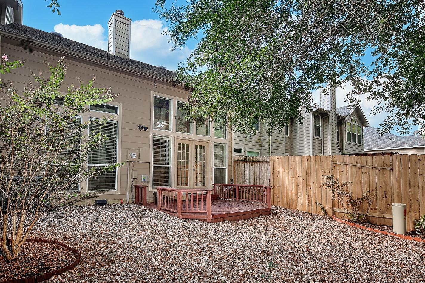 130 N Valley Oaks Circle