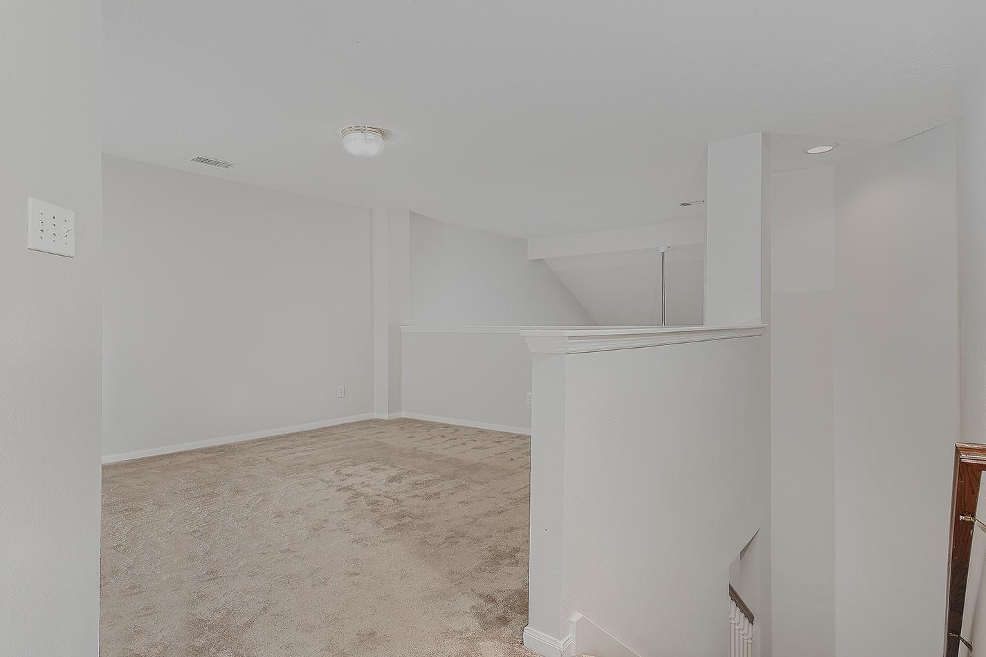 130 N Valley Oaks Circle