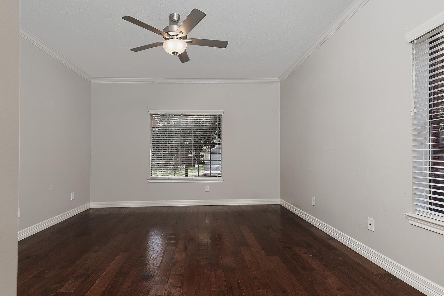 31 N Duskwood Place, The Woodlands
