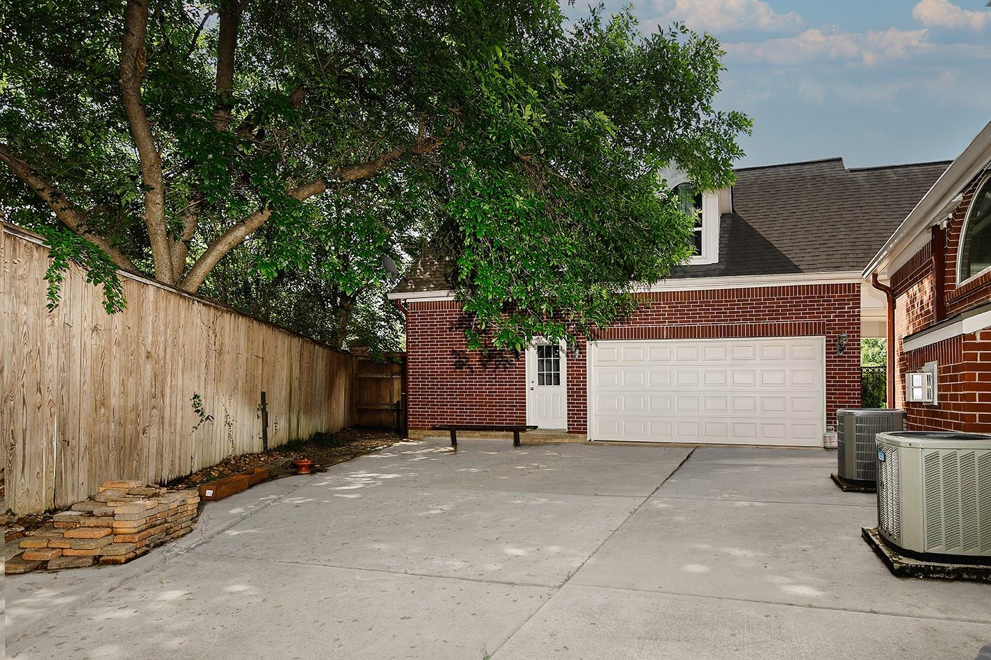 18834 Forest Elms Drive