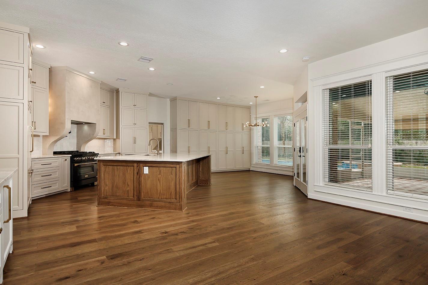 170 Golden Shadow Circle