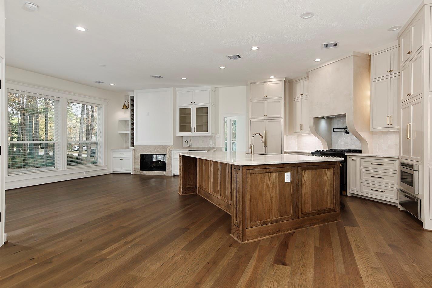 170 Golden Shadow Circle