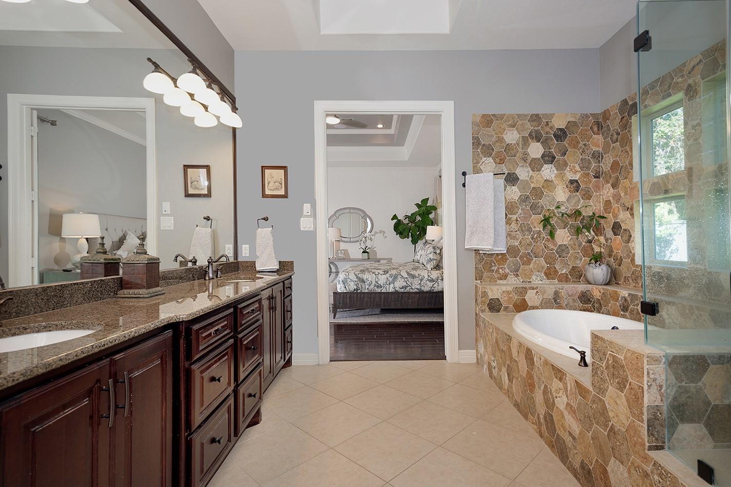 10 Moatwood Court