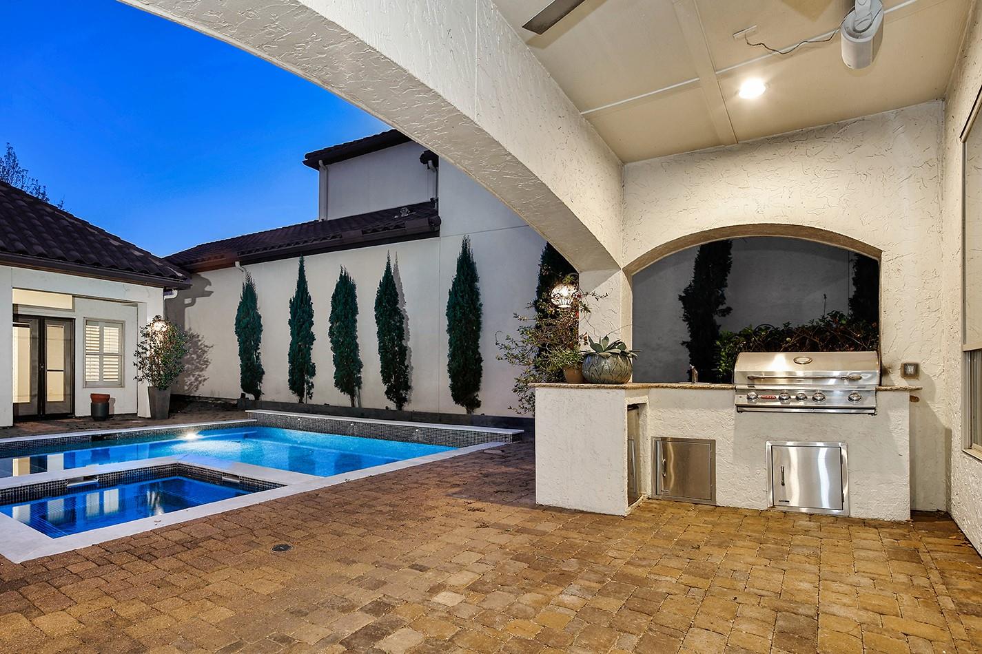 10 Moatwood Court