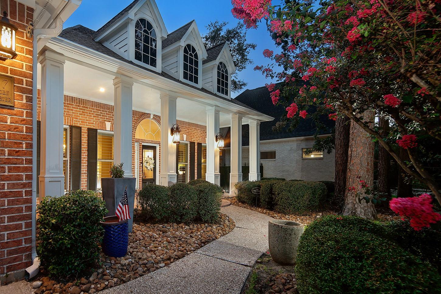 27 Acorn Cluster Court