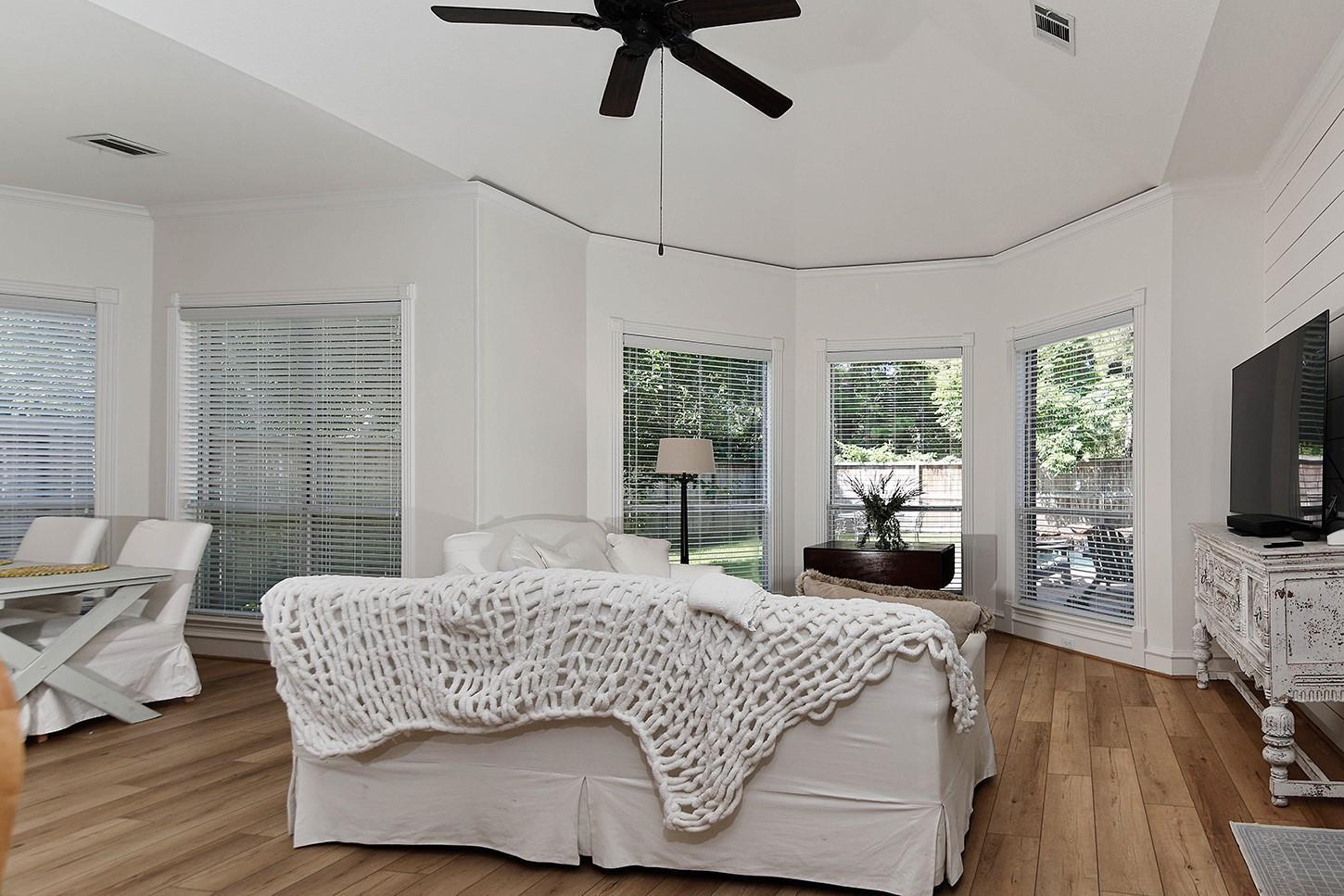 27 Acorn Cluster Court