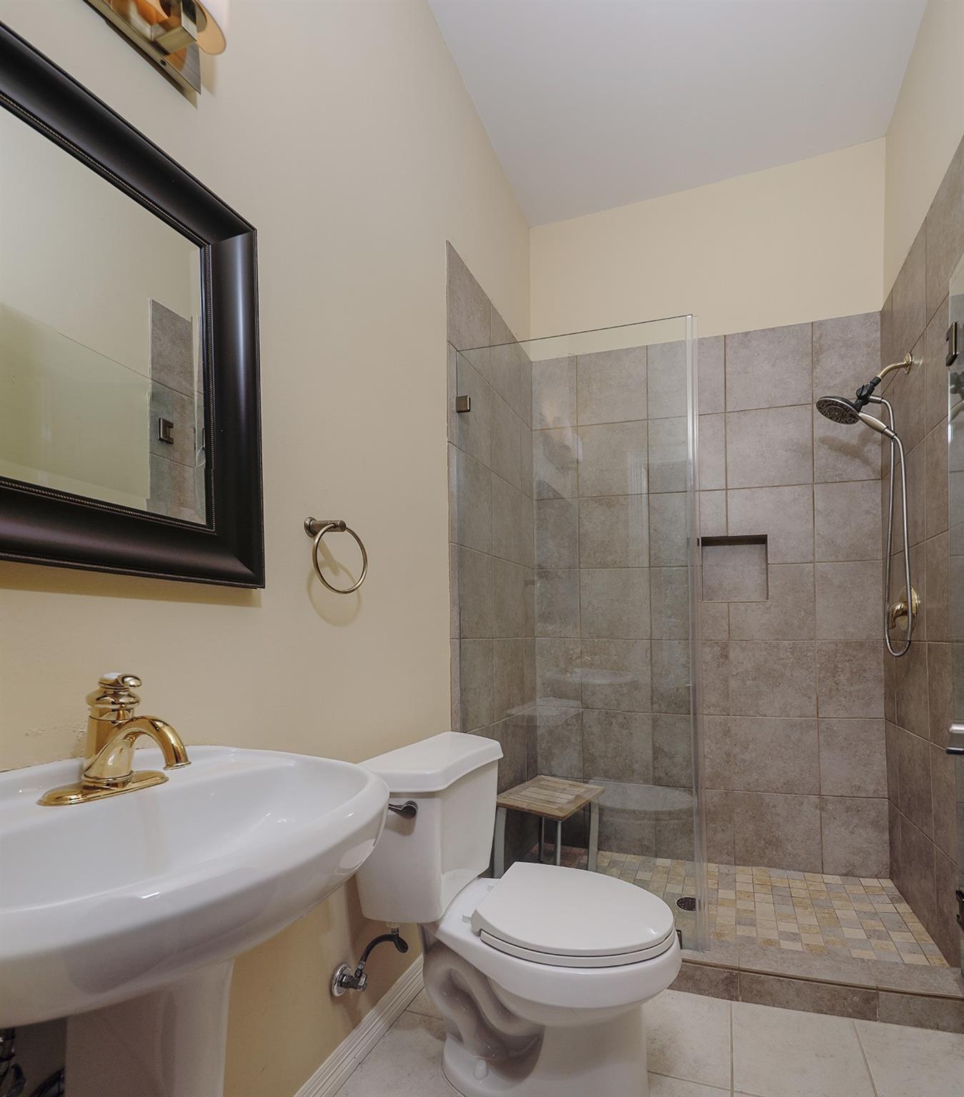 14 Graceful Elm Court