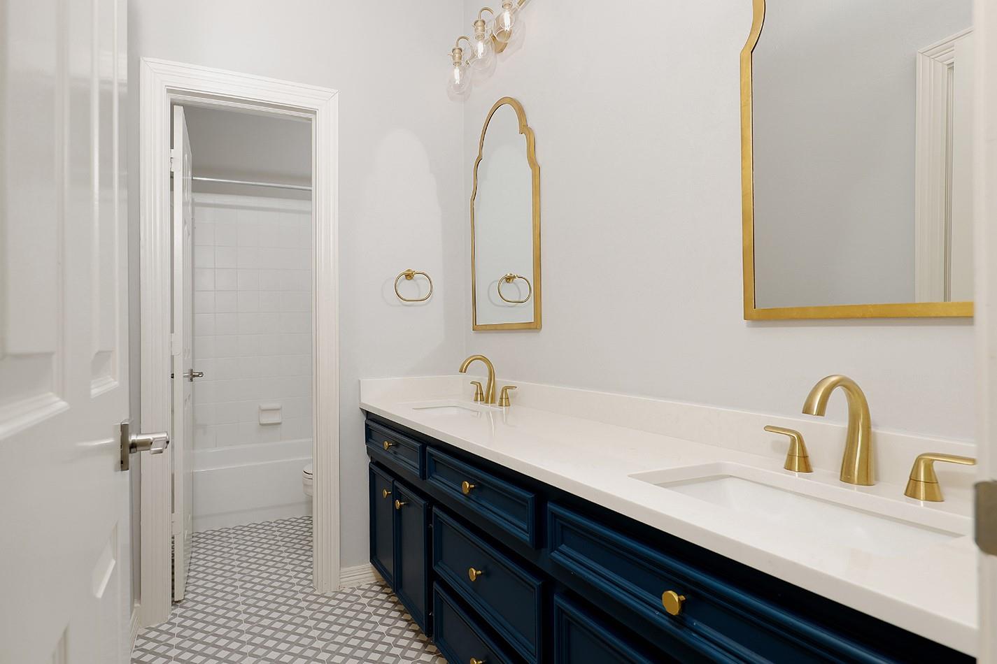 14 Graceful Elm Court