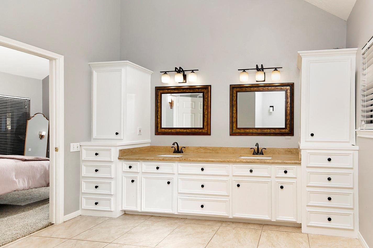 44 Lake Forest Circle