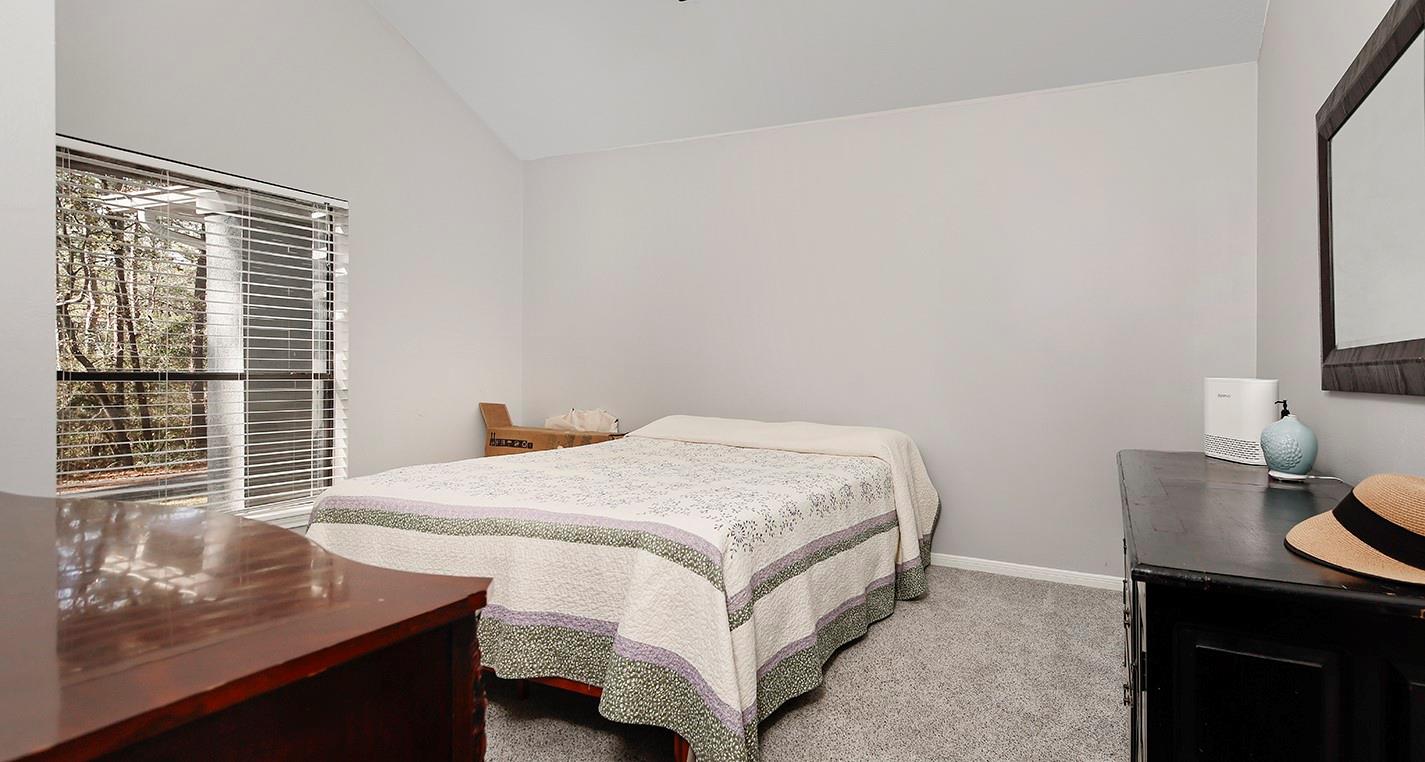 44 Lake Forest Circle