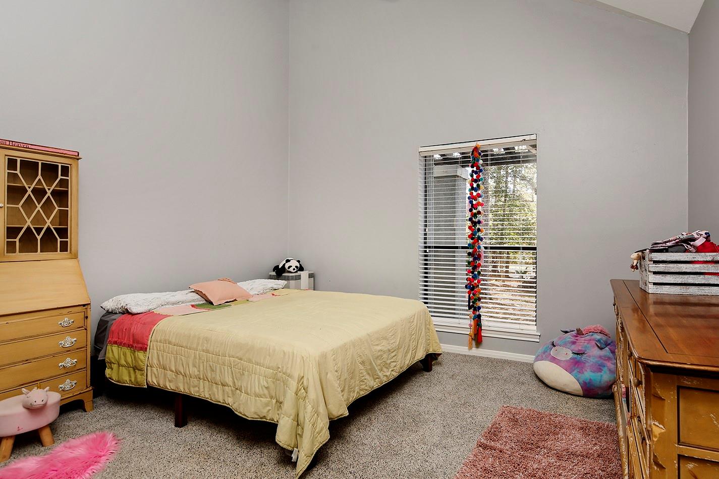 44 Lake Forest Circle