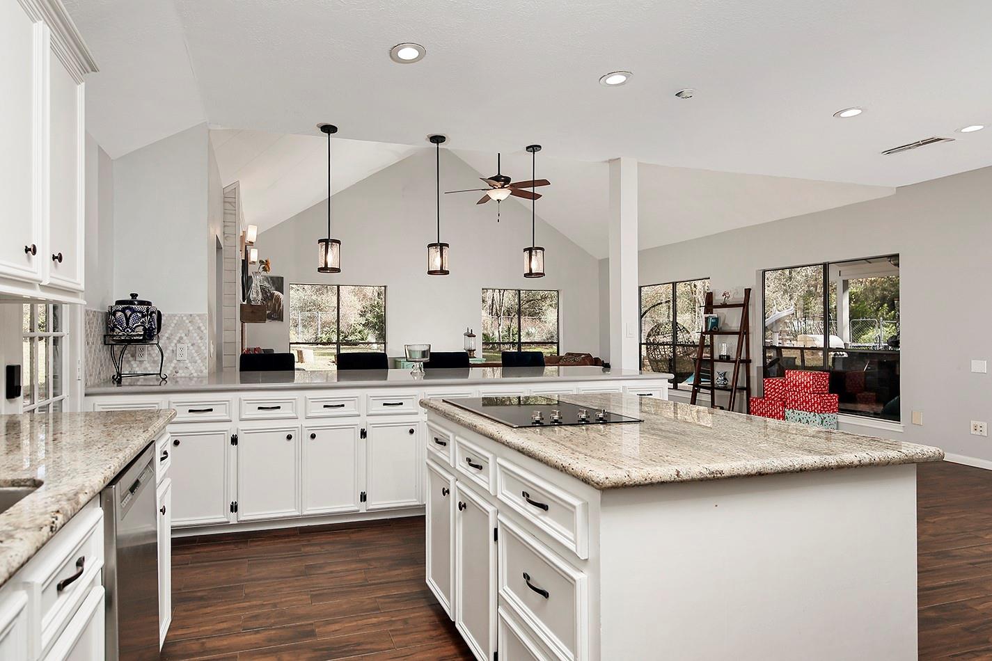 44 Lake Forest Circle