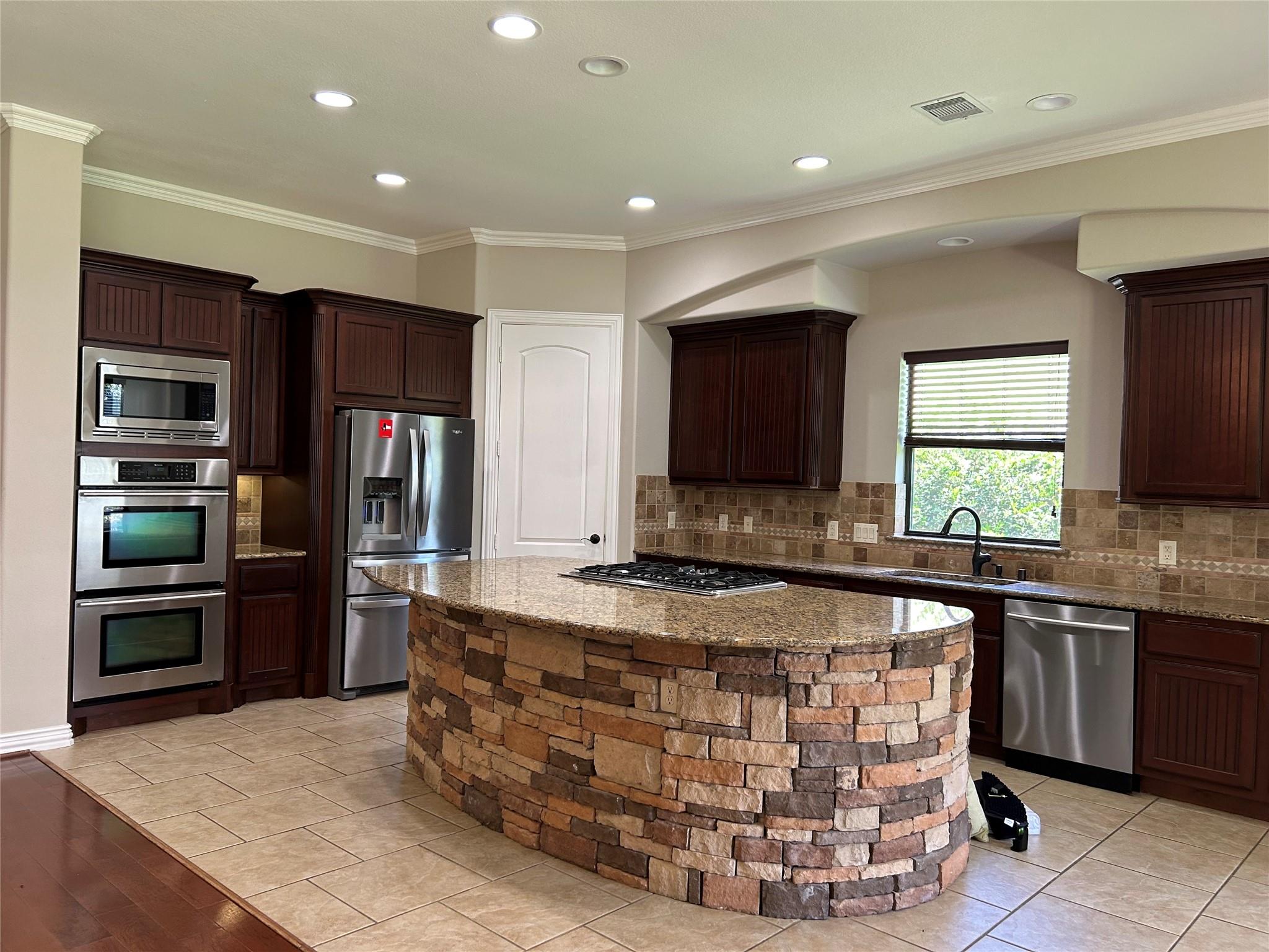101 E Silverwood Ranch Estate