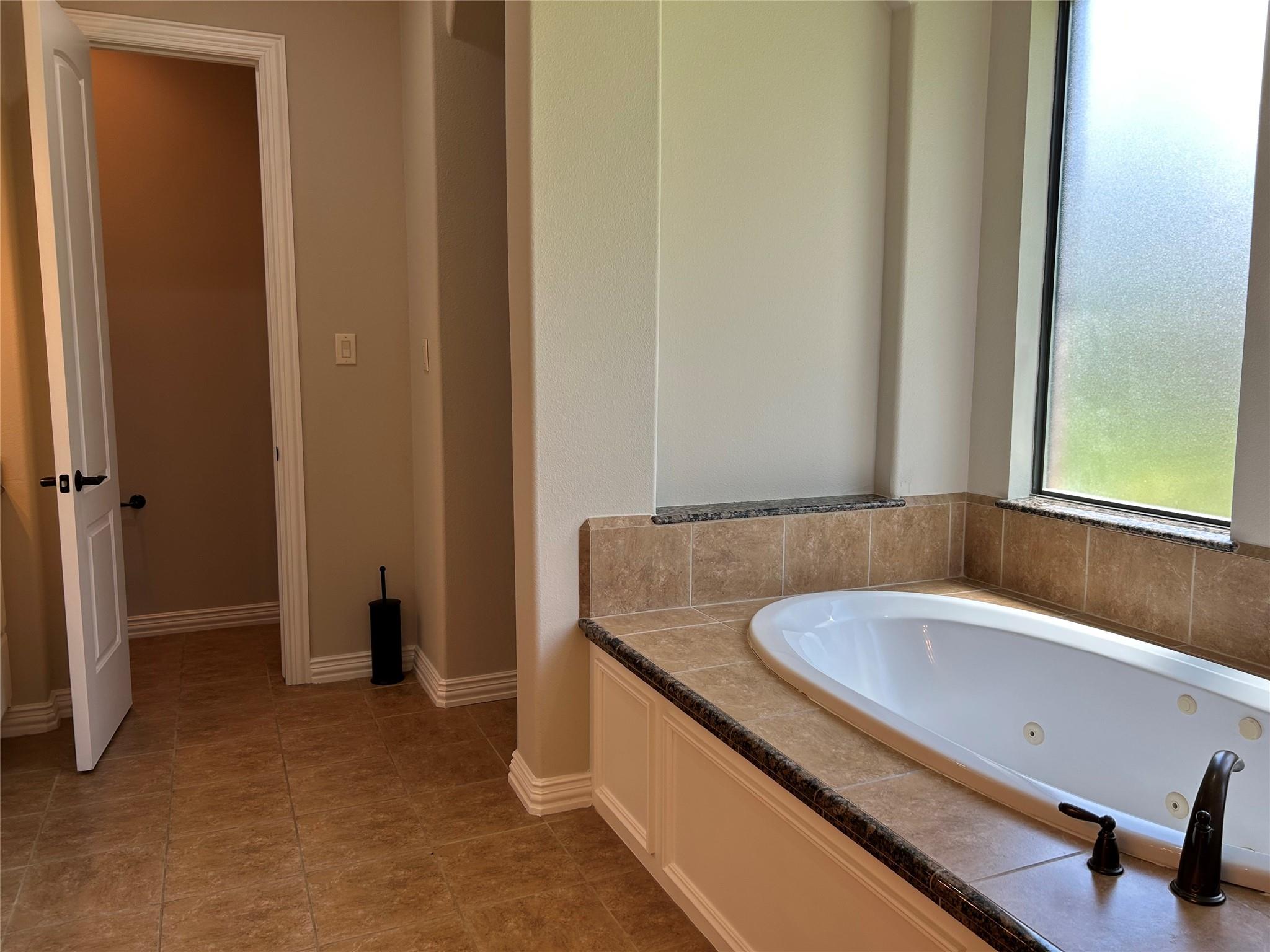101 E Silverwood Ranch Estate