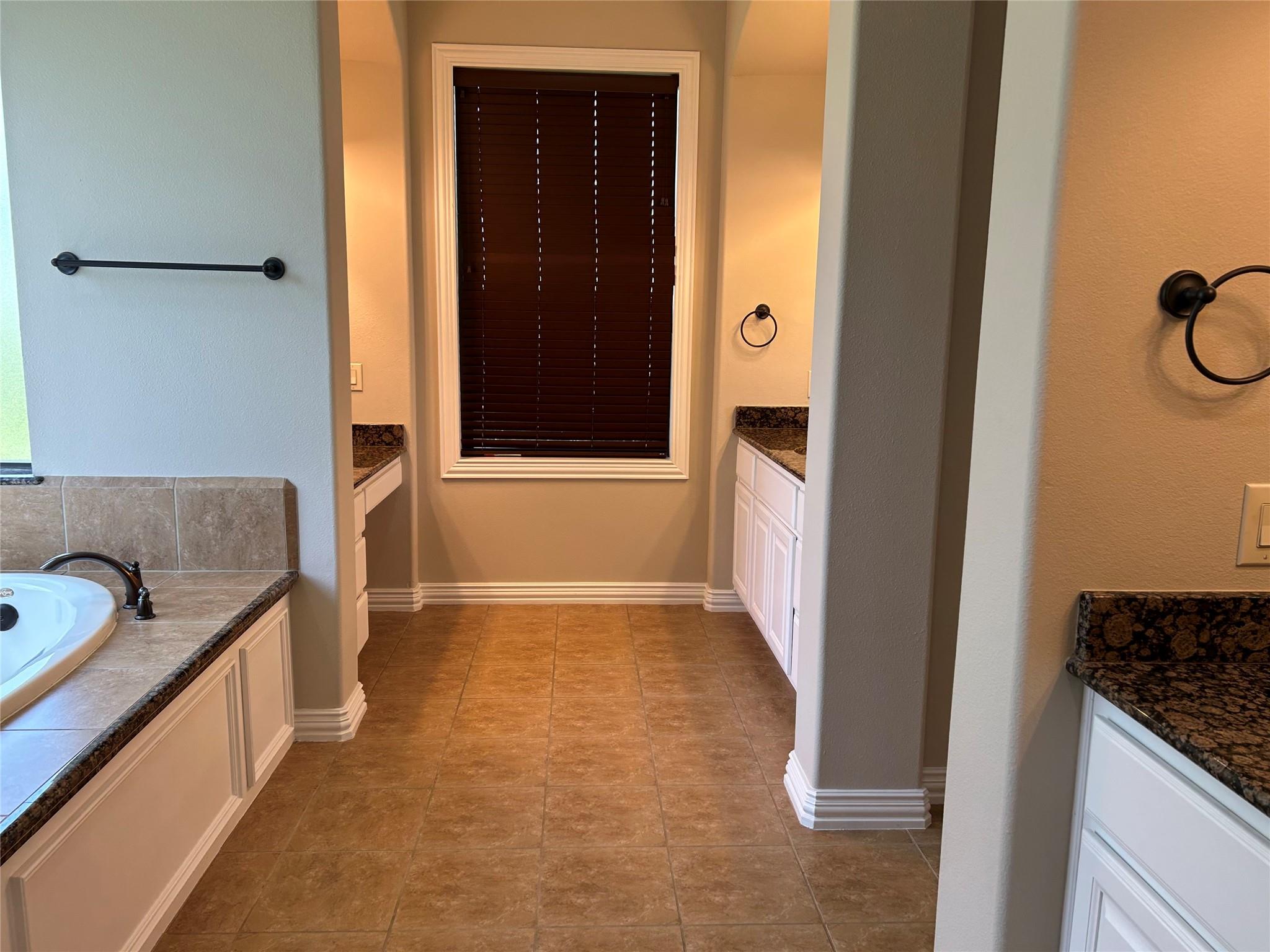 101 E Silverwood Ranch Estate