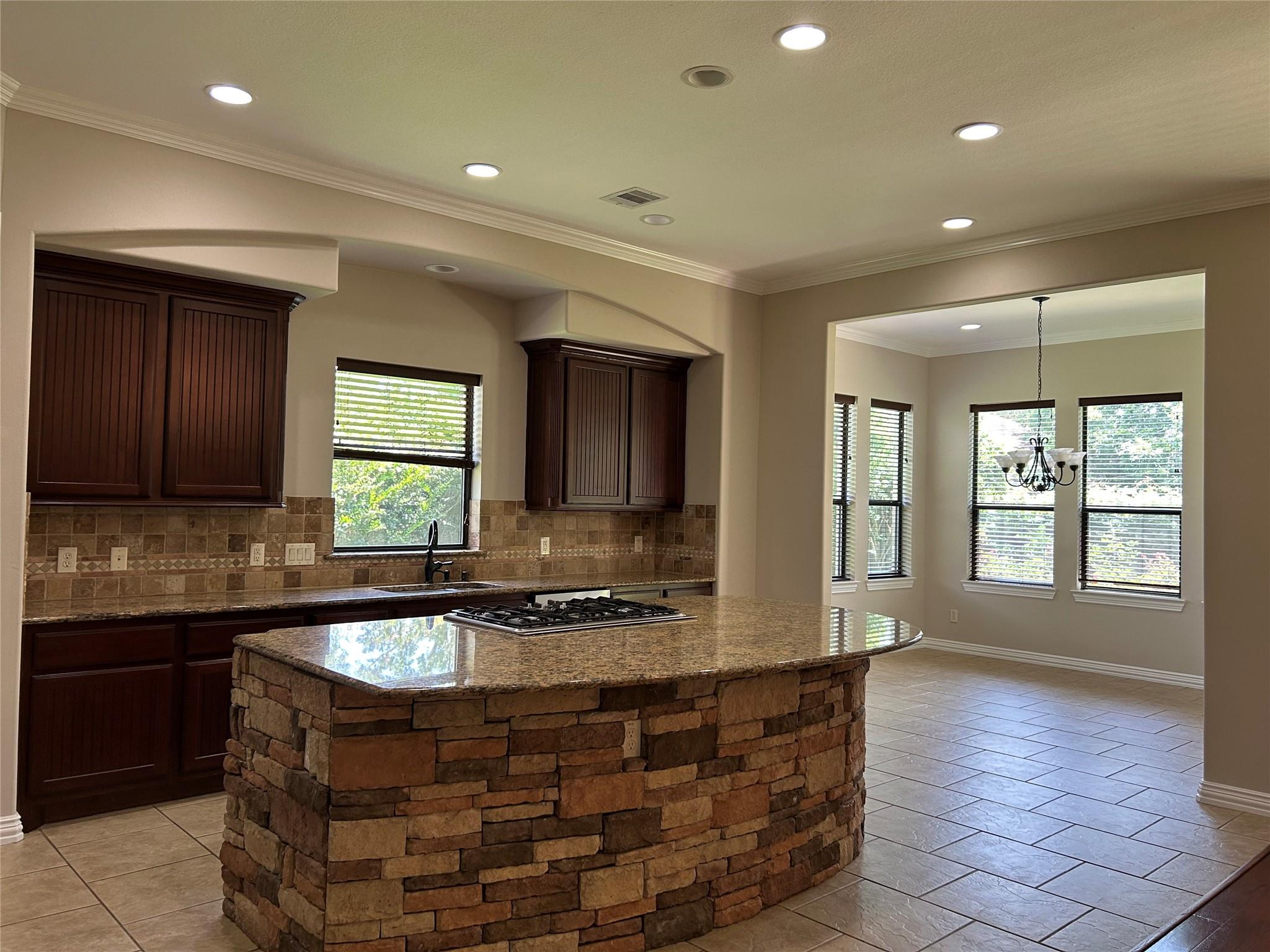 101 E Silverwood Ranch Estate