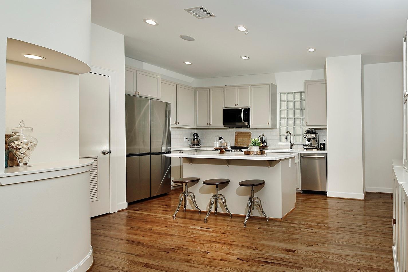 650 Westcross Street # 87