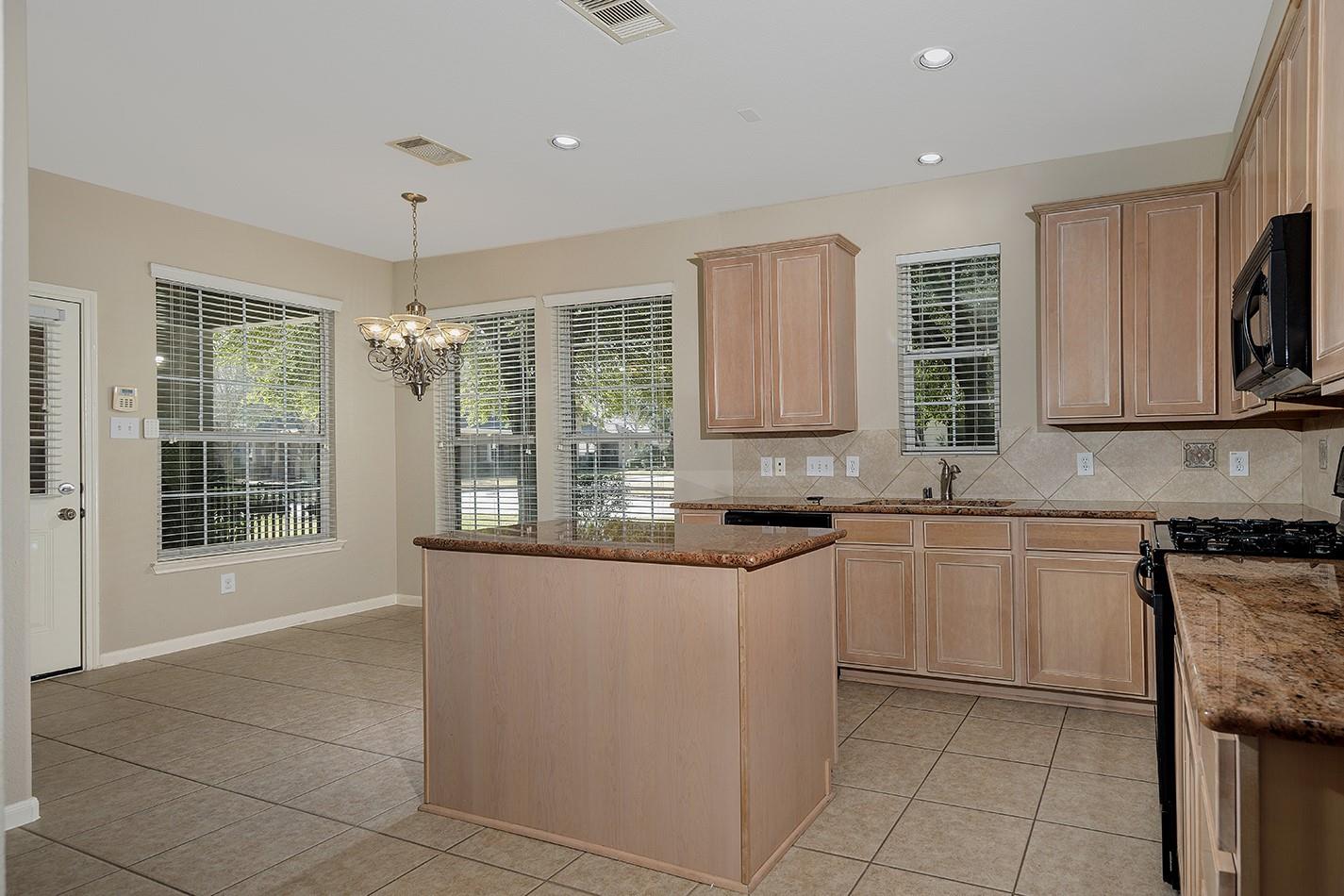 50 E Pipers Green