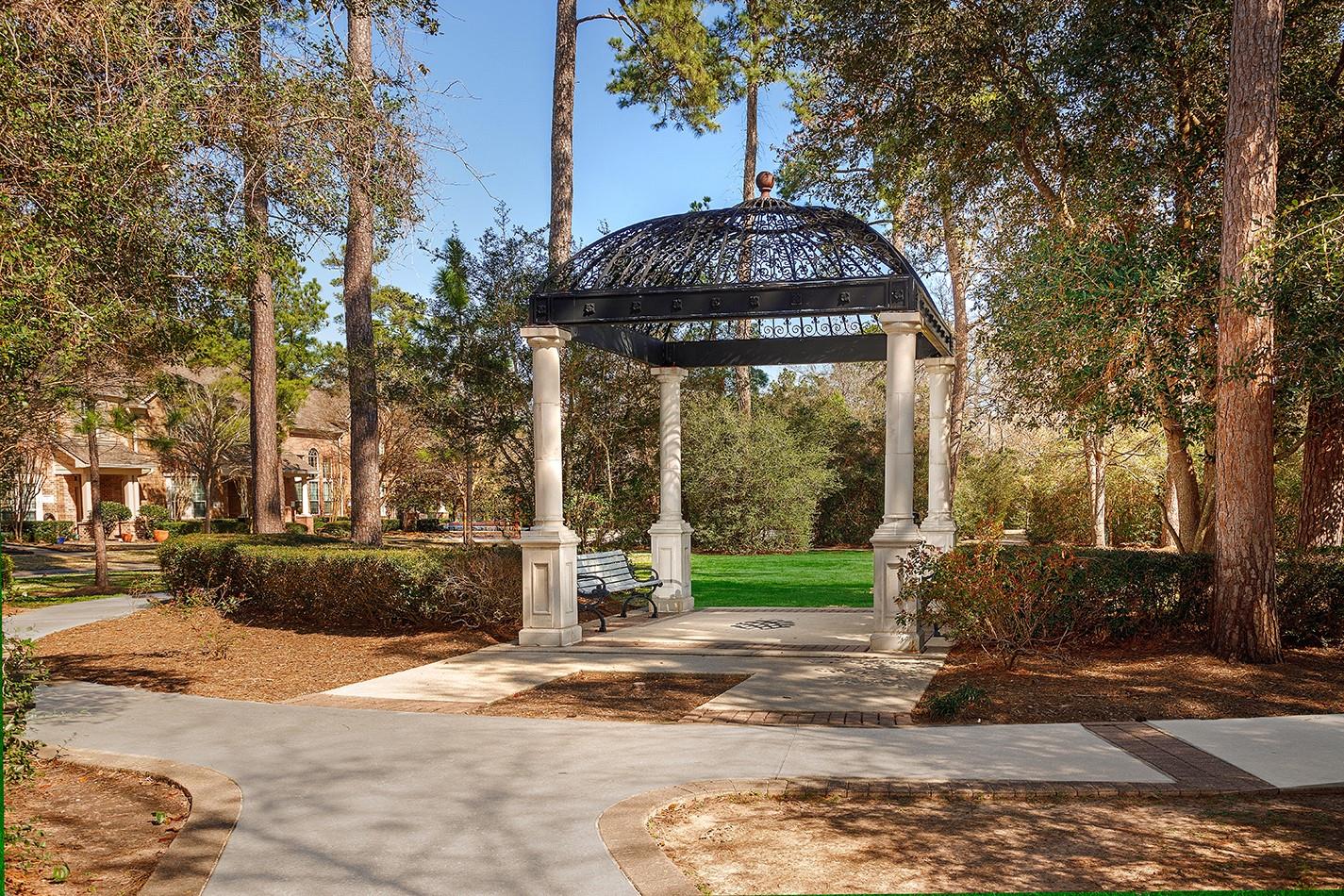 50 E Pipers Green