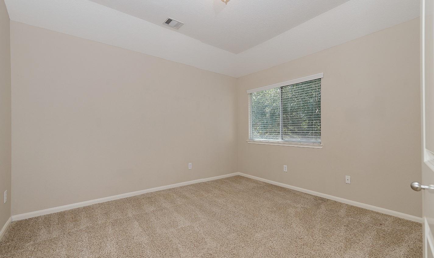 50 E Pipers Green