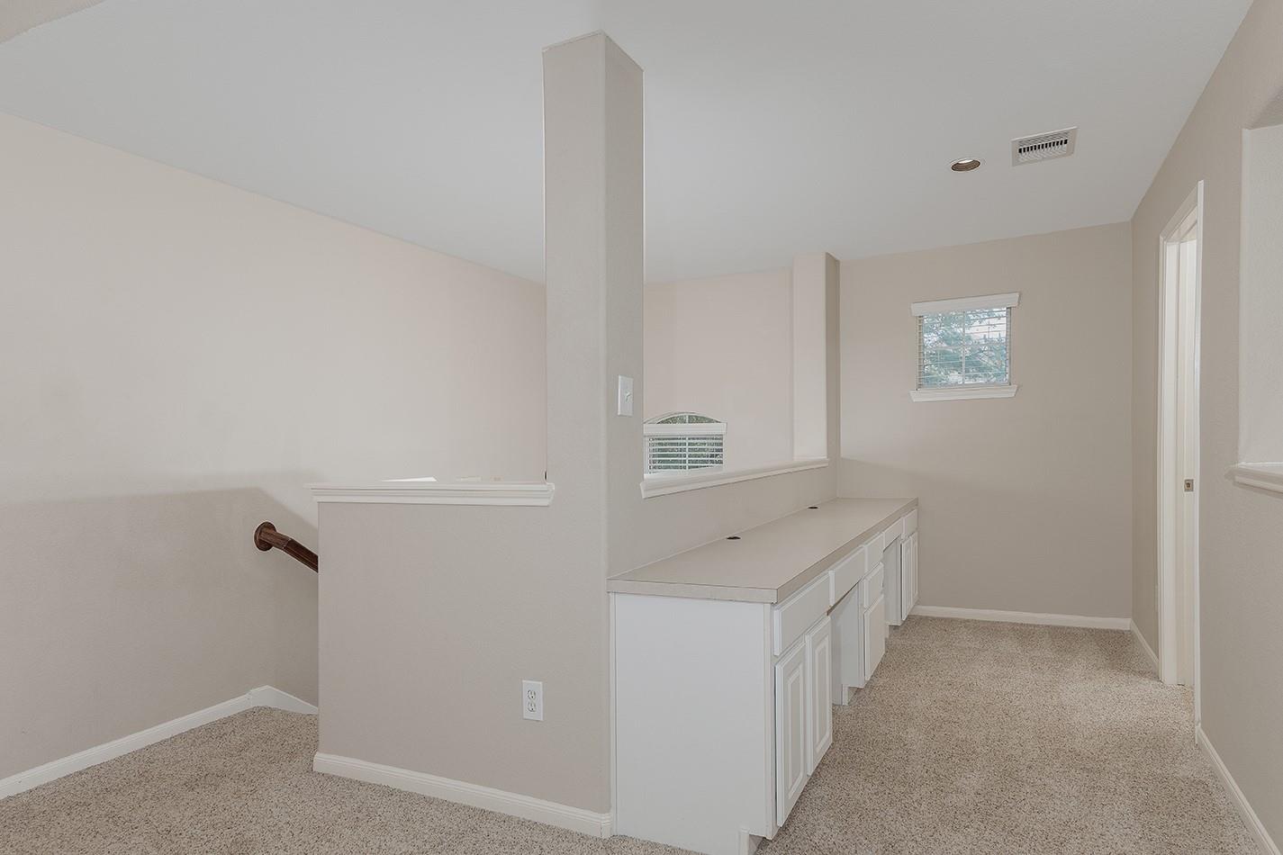50 E Pipers Green