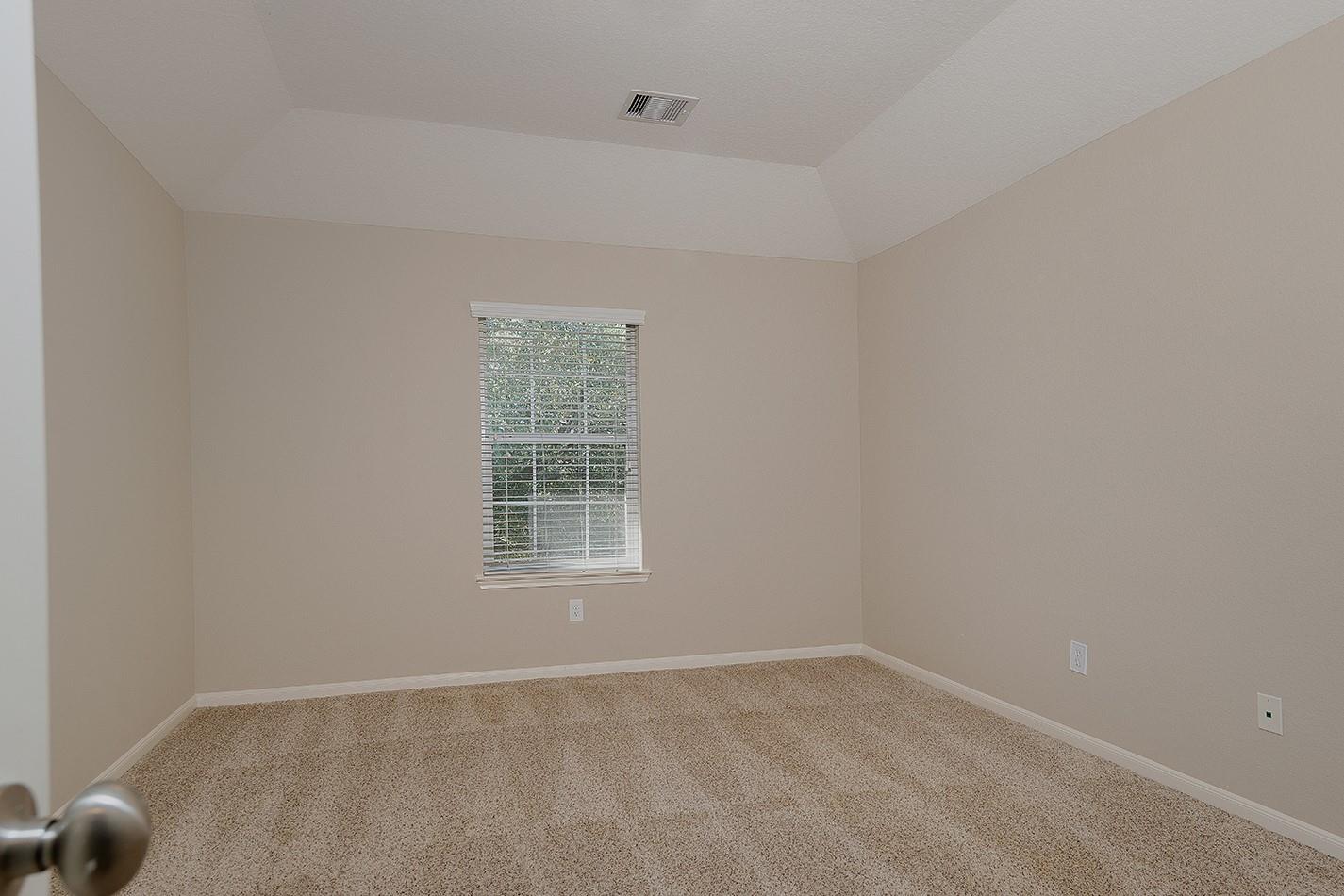 50 E Pipers Green