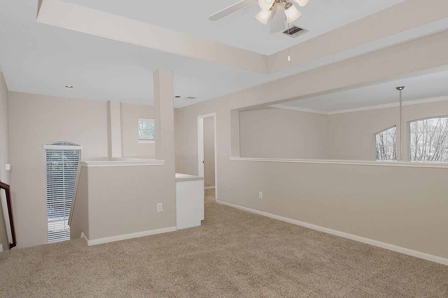 50 E Pipers Green