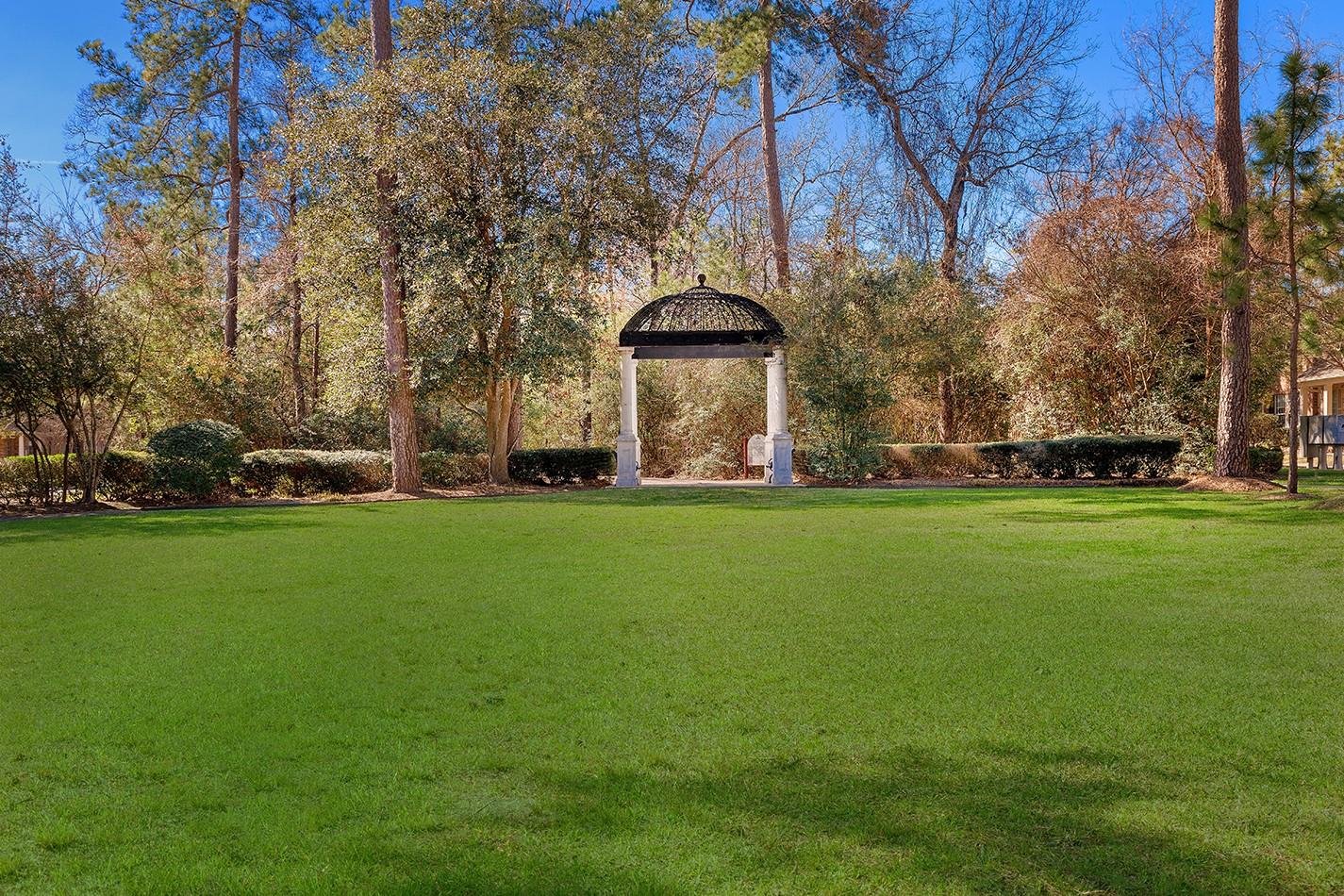 50 E Pipers Green