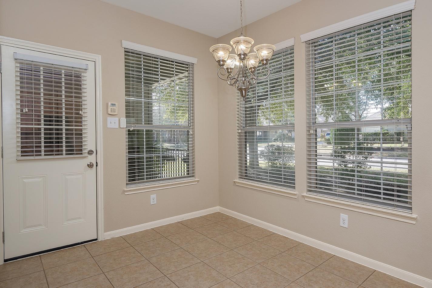 50 E Pipers Green