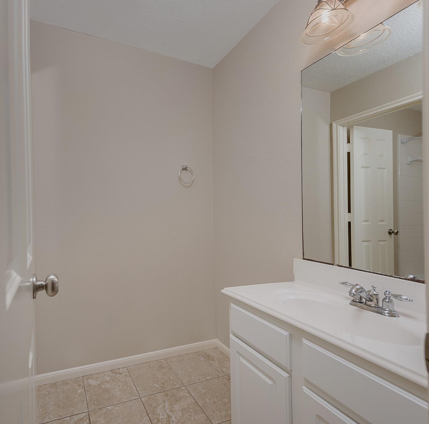 50 E Pipers Green
