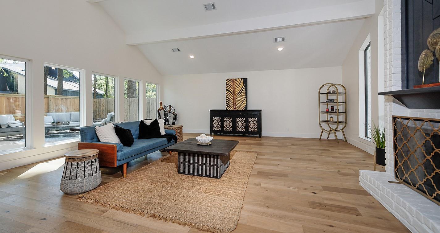 16 Crinkleroot Court