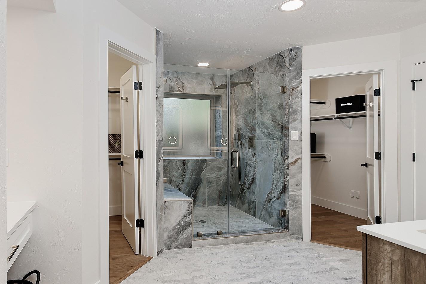 16 Crinkleroot Court