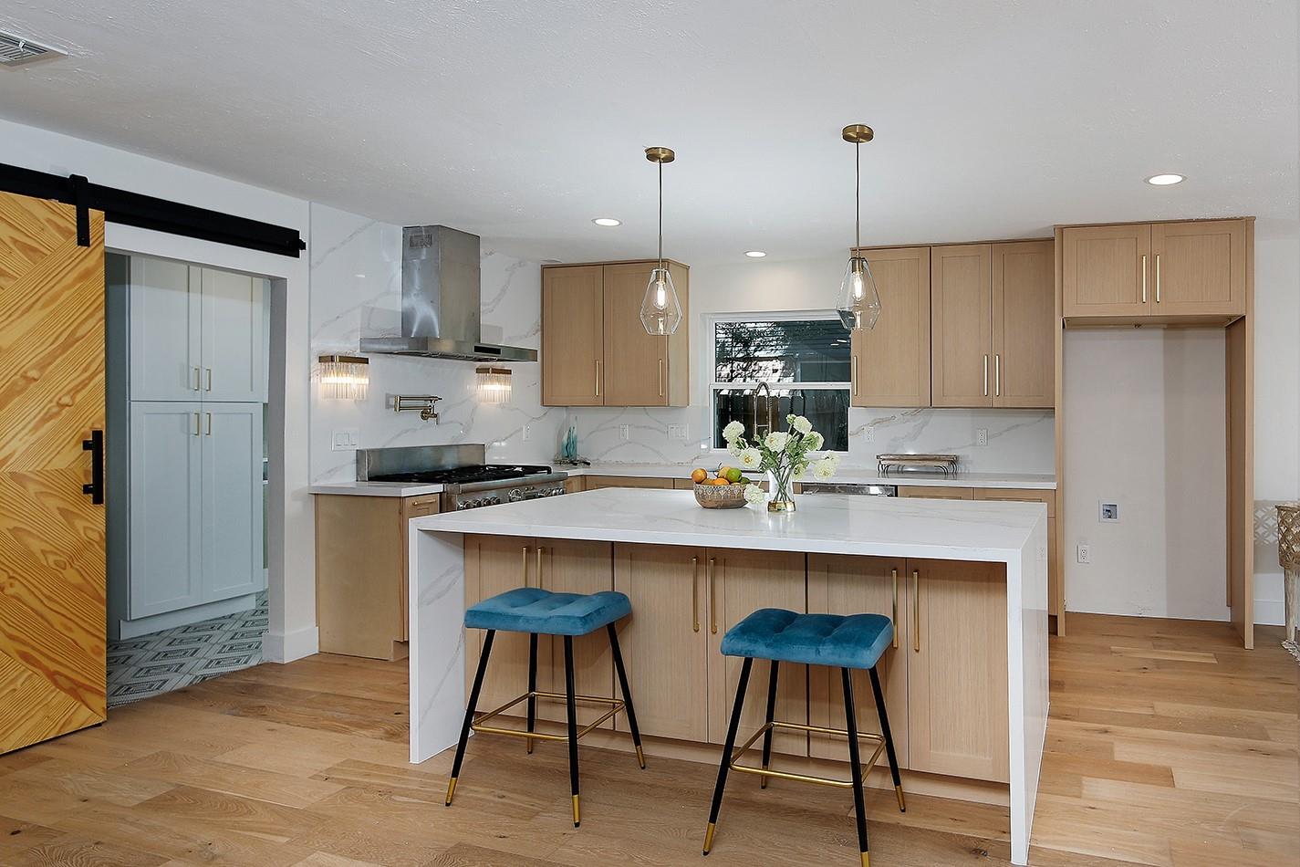 16 Crinkleroot Court