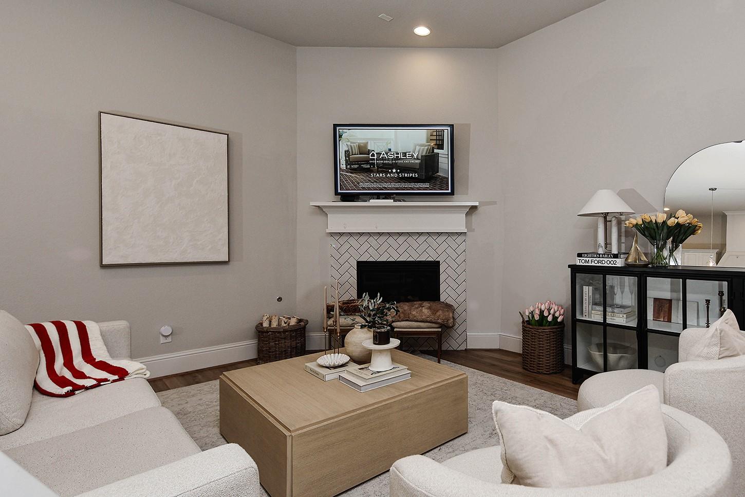 114 Crescent City Drive