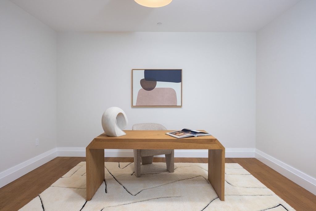 Singular Full Service in Beacon Hill