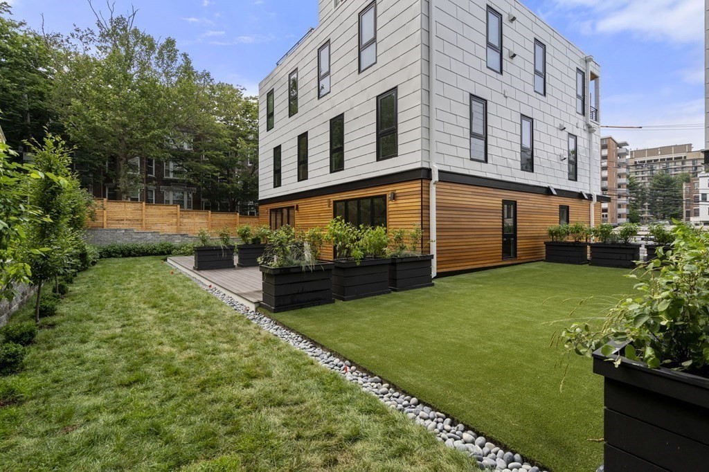 41 Stearns Road Unit: SF