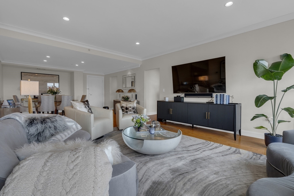 778 Boylston St # 7B