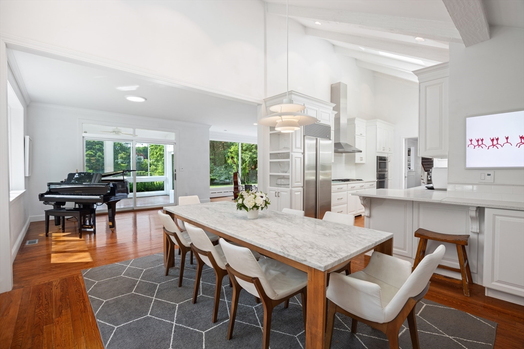 Light-Filled Private Weston Oasis