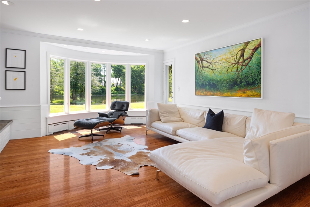 Light-Filled Private Weston Oasis