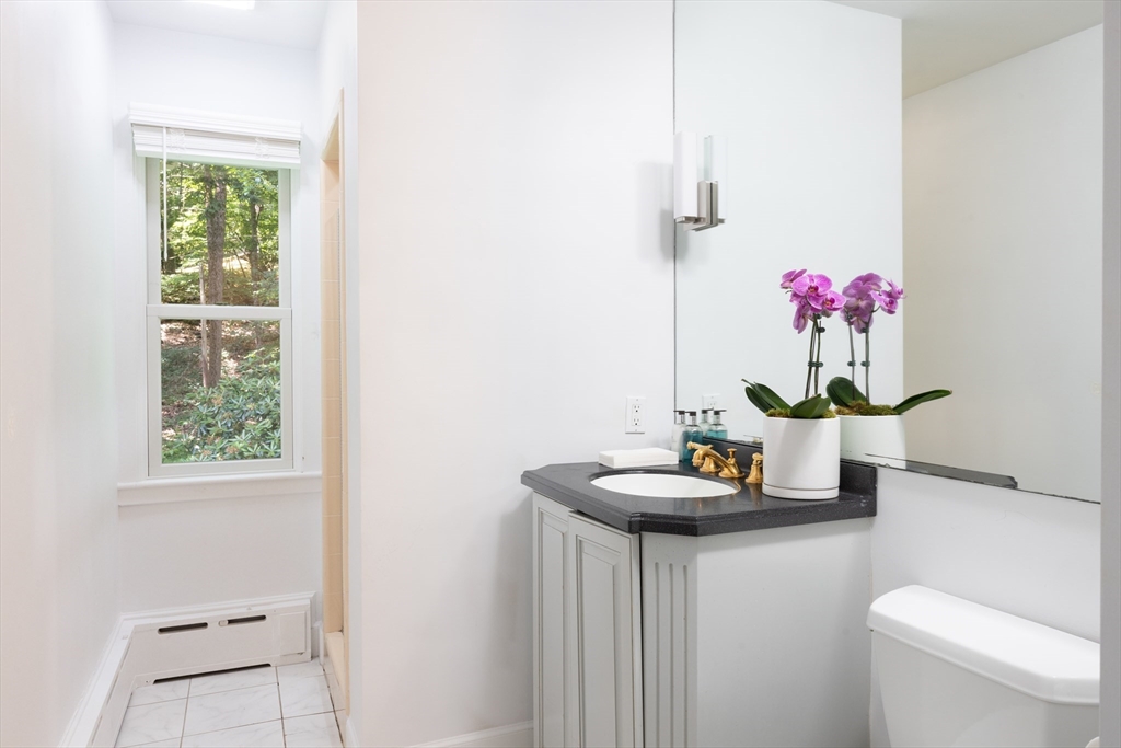 Light-Filled Private Weston Oasis