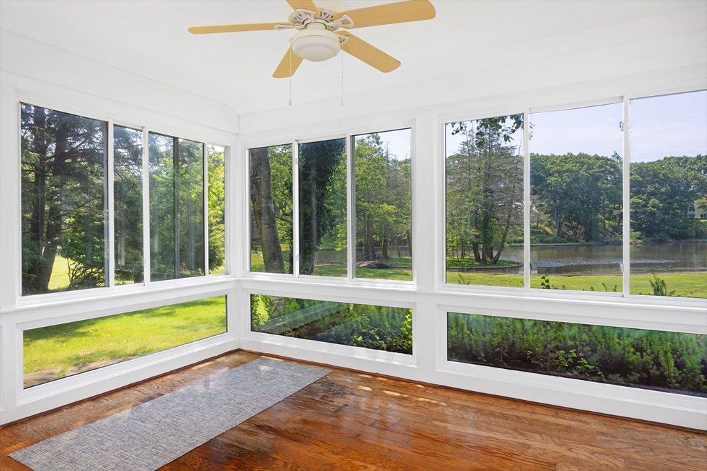 Light-Filled Private Weston Oasis