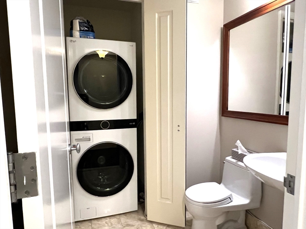 1 Charles St South # 603