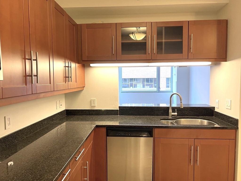 1 Charles St South # 603