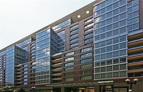 1 Charles St South # 603