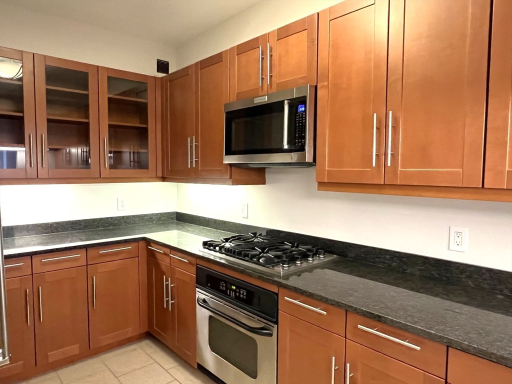 1 Charles St South # 603